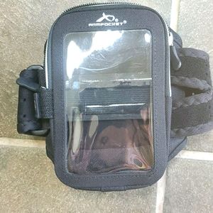 Phone case armpocket